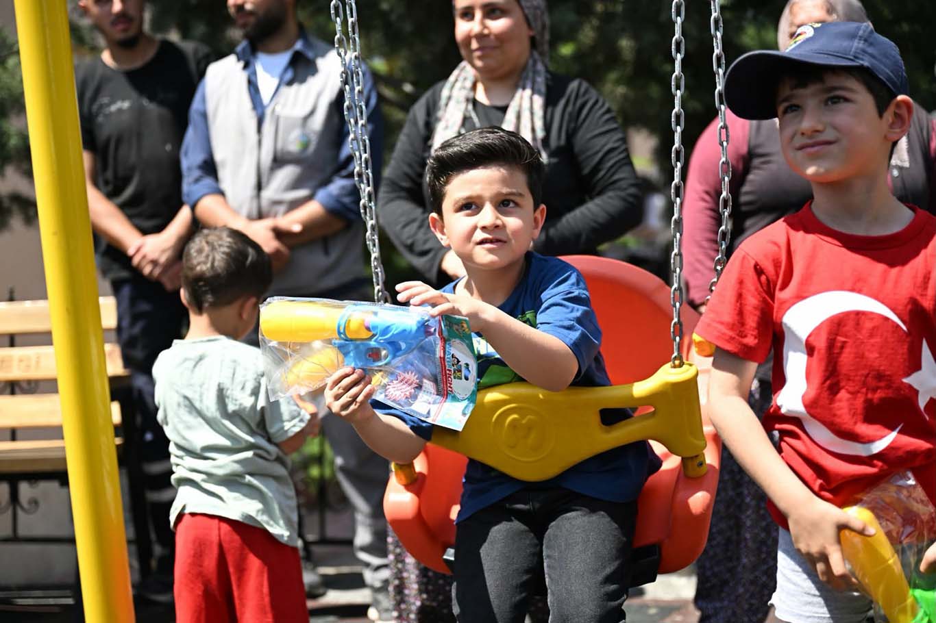 Yeşilyurt Belediyesinden "Güneş Enerjili" çocuk parkı