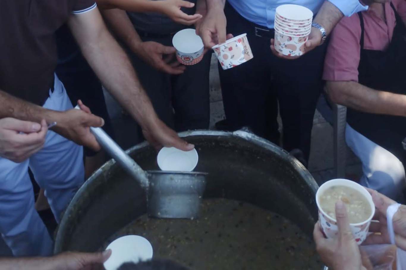 Battalgazi Belediyesi 4 bin kişiye aşure ikram etti