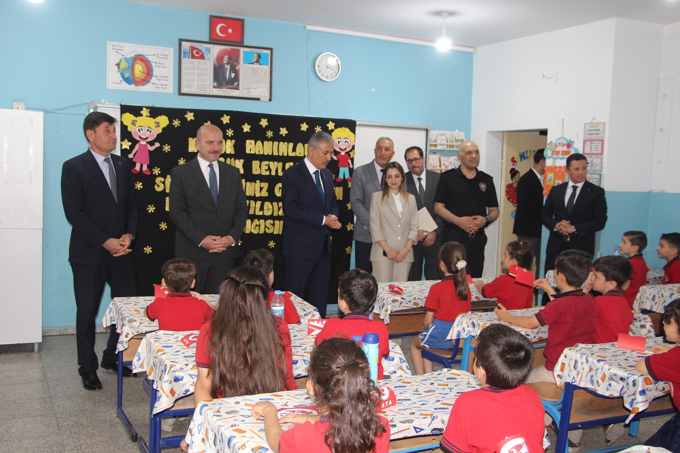 Mardin'de 235 bin öğrenci karnesine kavuştu