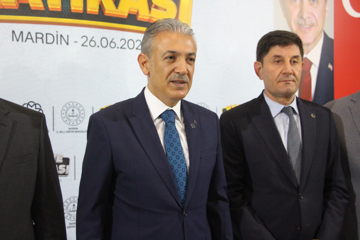 Mardin'de 235 bin öğrenci karnesine kavuştu