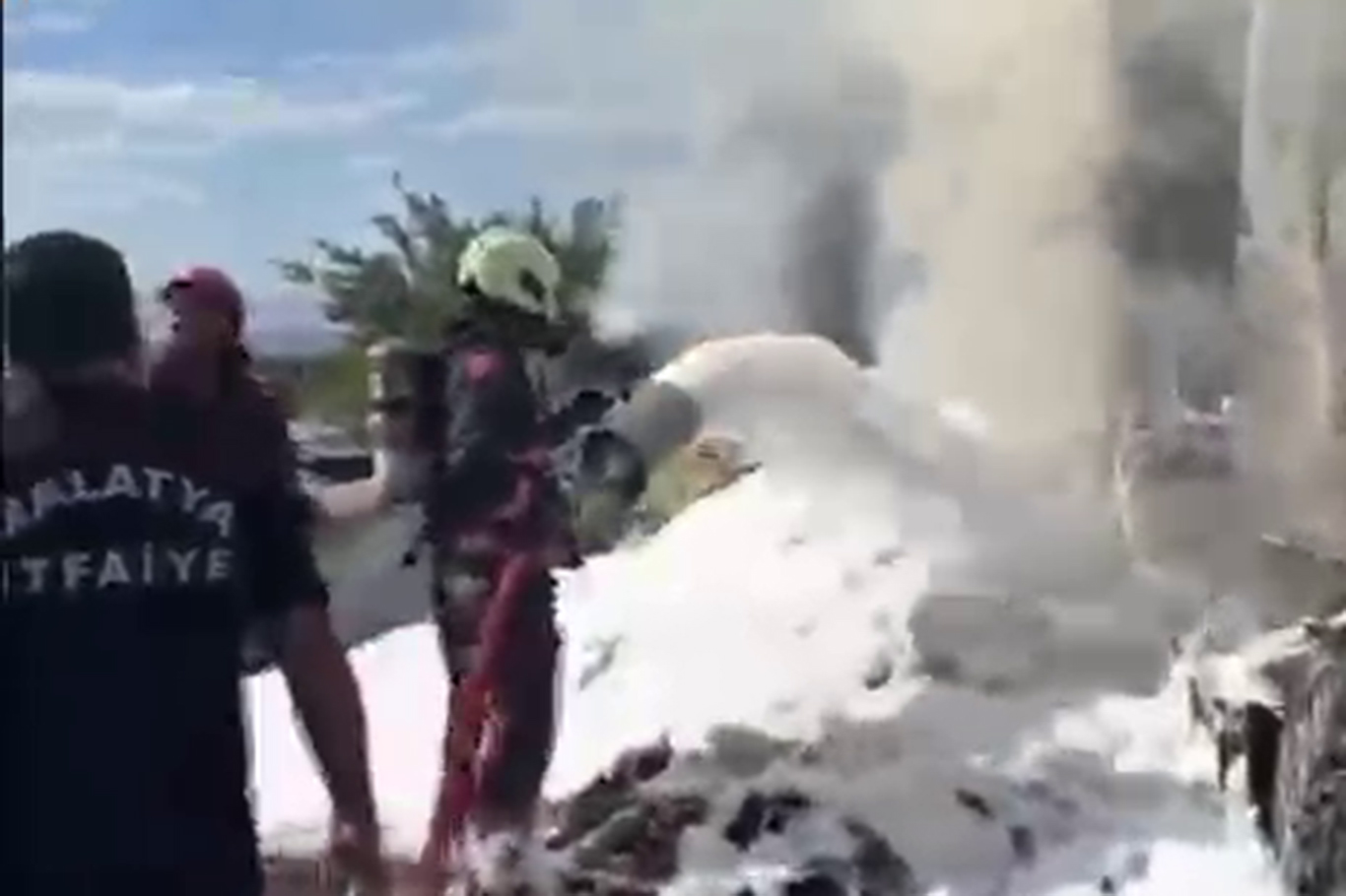 Malatya'da saman yüklü tır bir anda alevlerin içinde kaldı
