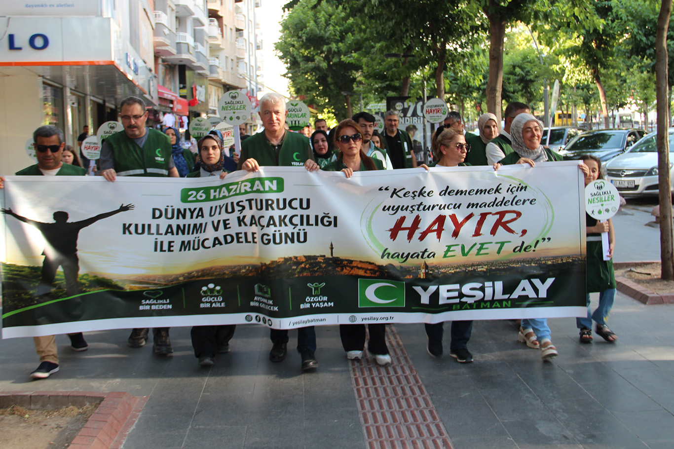 Batman'da bağımlılığa karşı farkındalık yürüyüşü düzenlendi