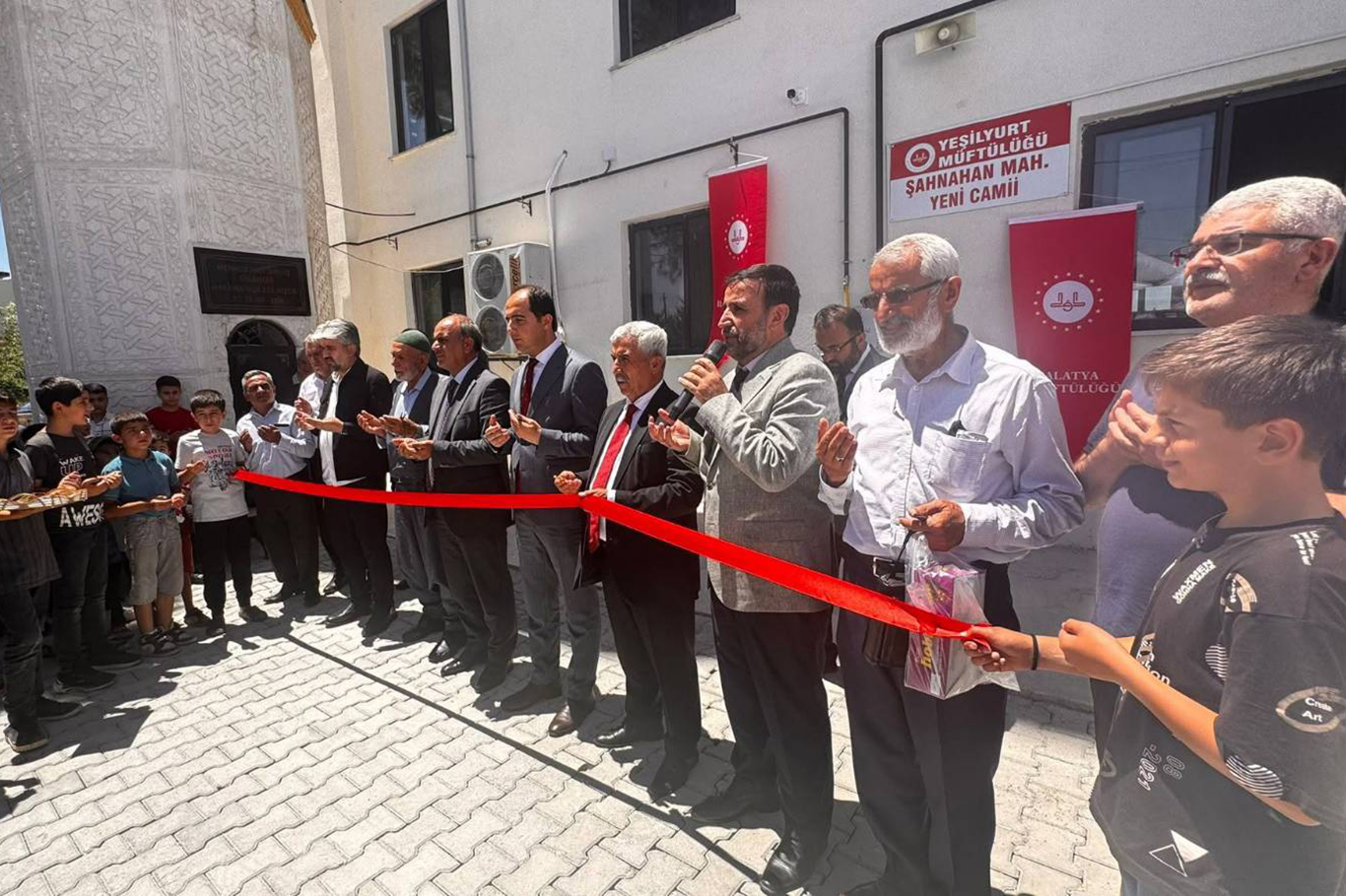 Malatya'da Şahnahan Mahallesi Yeni Camii ibadete açıldı