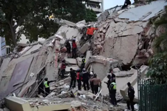 Venezuela earthquake death toll rises to 920 as rescue operations continue