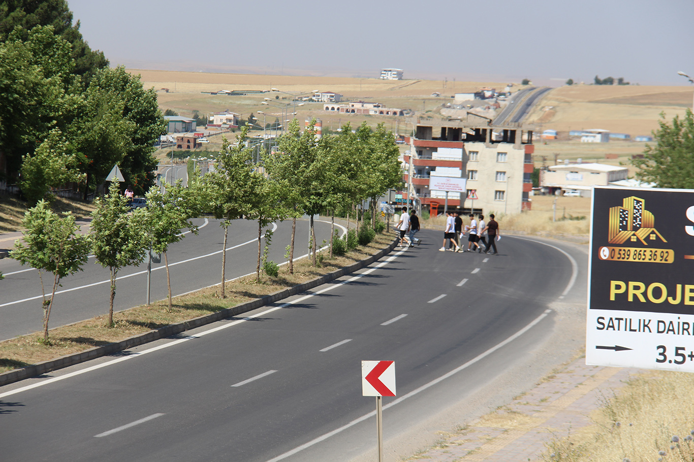 Silvanlı öğrenci ve velilerden üstgeçit talebi