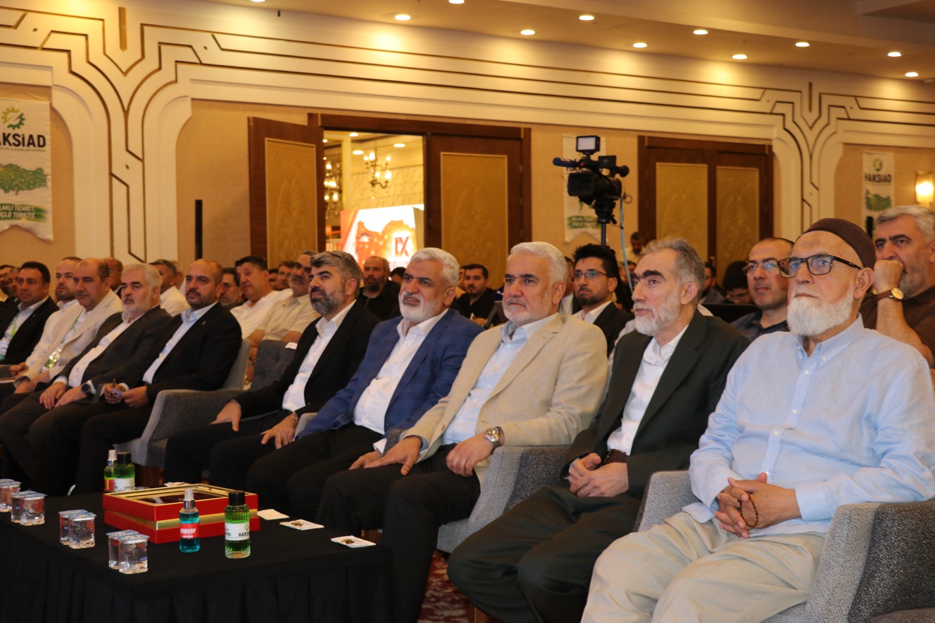 Prof. Dr. Arif Yavuz, HAKSİAD'da 2026-2027 ekonomisini değerlendirdi