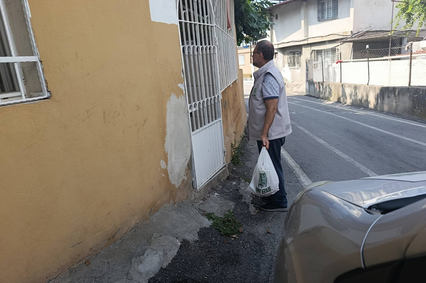 Umut Kervanı'ndan İskenderun’da ihtiyaç sahibi ailelere yardım