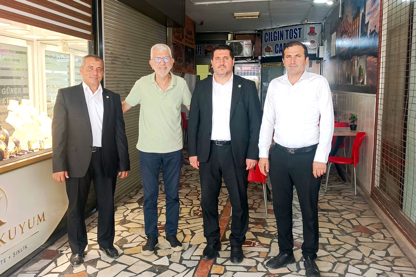 HÜDA PAR Antalya Teşkilatı Karpuz Şenliği'nde üreticilerle bir araya geldi