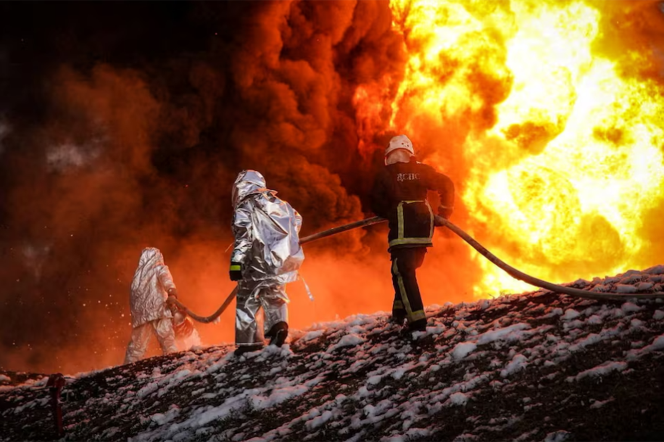 Zelensky: Ukrainian forces strike Russian oil refineries in Krasnodar and Yaroslavs