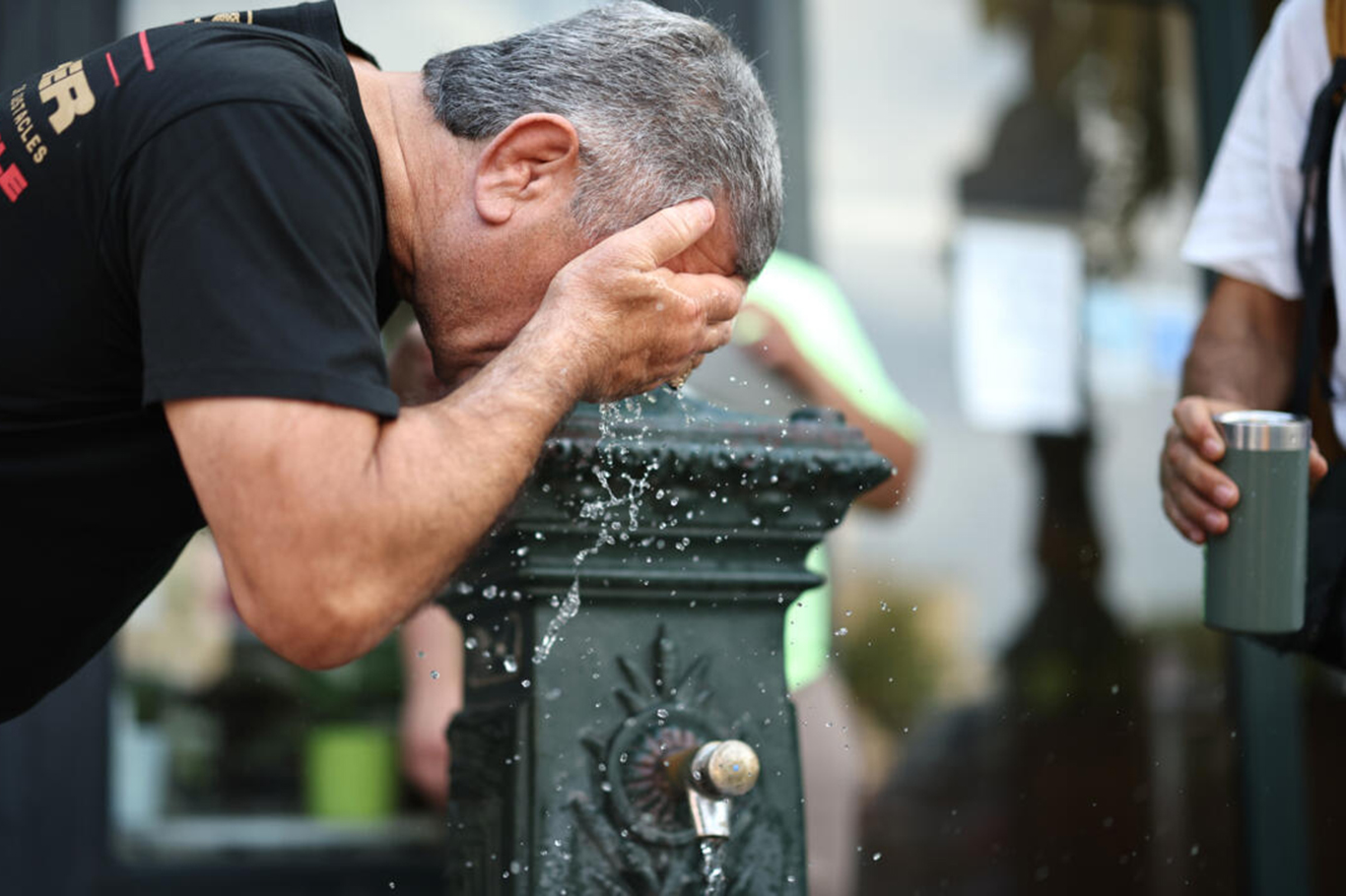 France records around 1,000 excess deaths as scorching heatwave grips the country