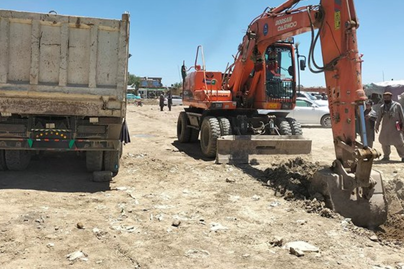 Afganistan, doğu Paktika vilayetinde önemli bir yol projesini başlattı.