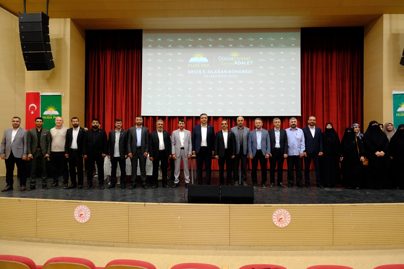 HÜDA PAR Erciş İlçe Kongresi'nde Kazım Bilici güven tazeledi