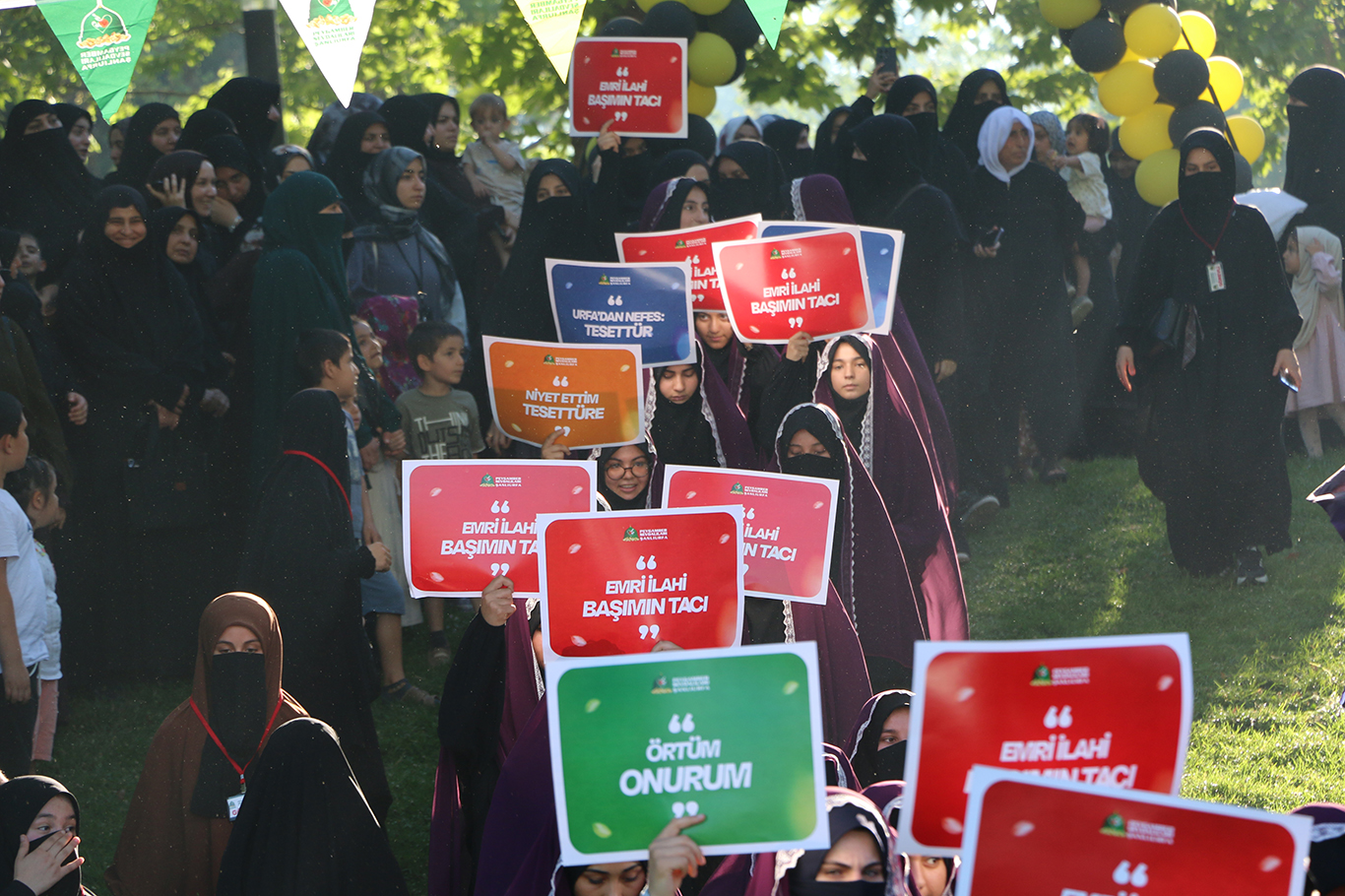 Şanlıurfa'da "Niyet Ettim Örtünmeye Emrin Başım Üstüne" program düzenlendi