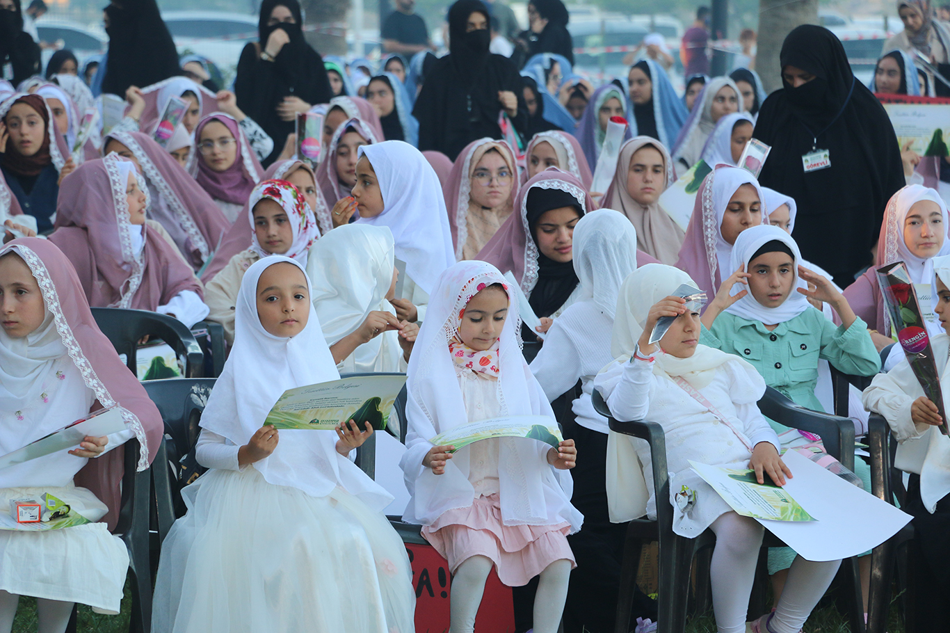 Şanlıurfa'da "Niyet Ettim Örtünmeye Emrin Başım Üstüne" program düzenlendi
