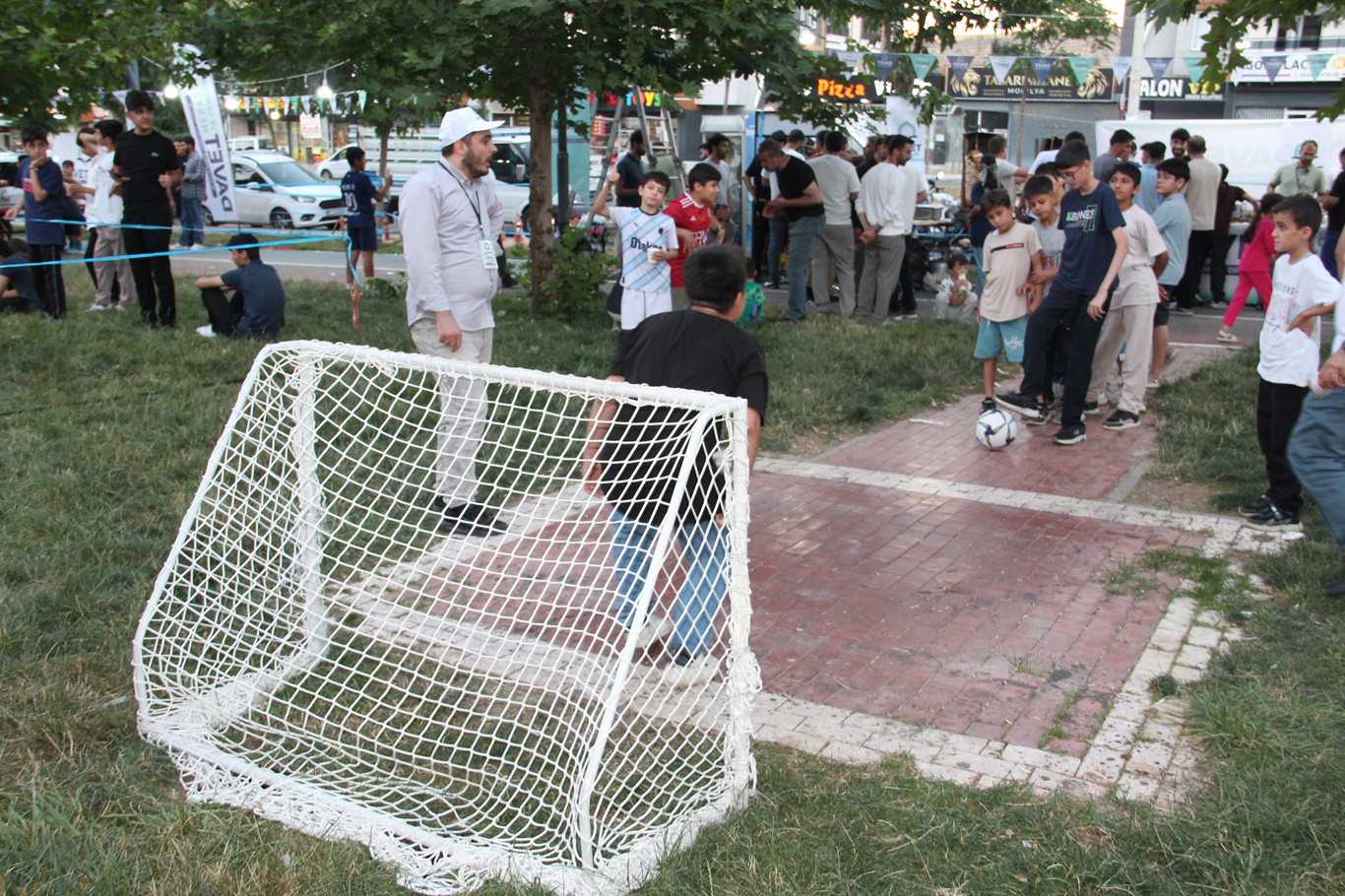 "İslam'la Diriliş, Gençlikle Yükseliş" temalı Gençlik Buluşması Batman'da coşkuyla gerçekleştirildi