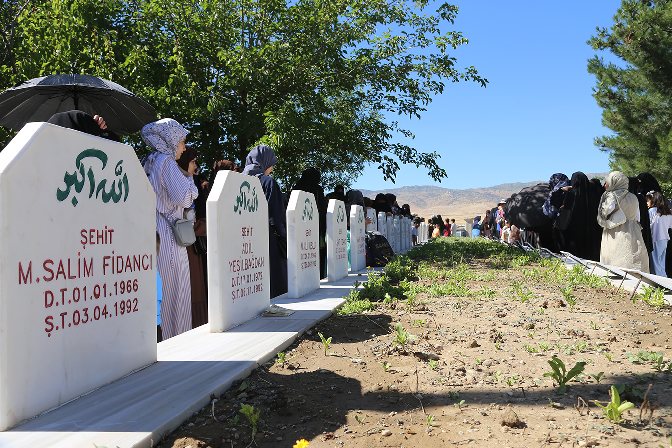 Susa Camii yarenleri şehadetlerinin 34'üncü yılında mezarları başında anıldı