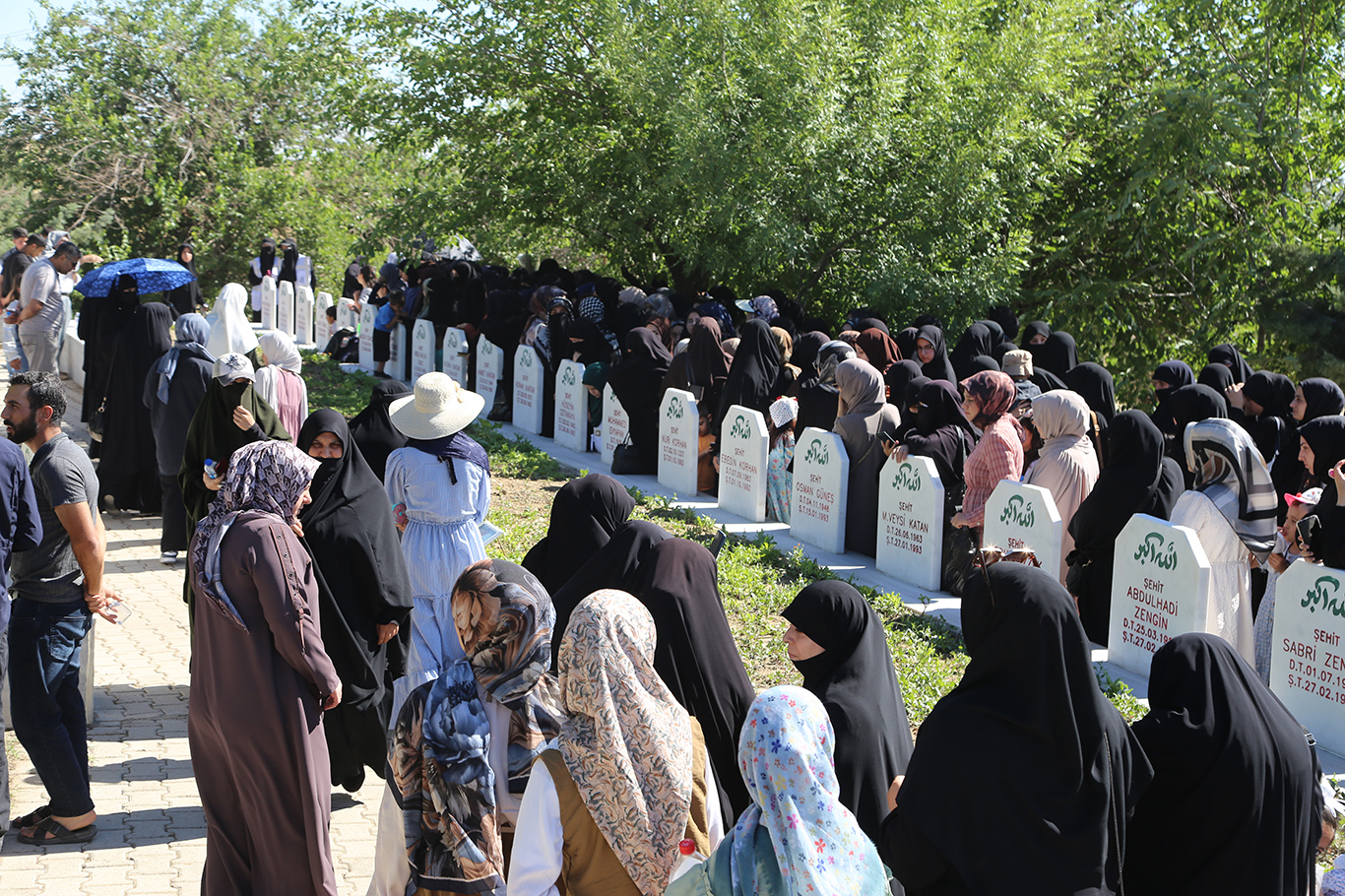 Susa Camii yarenleri şehadetlerinin 34'üncü yılında mezarları başında anıldı