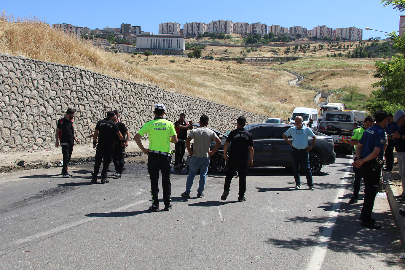 Li Şirnexê du wesayît li hev qelibîn 1 mirî, 3 birîndar