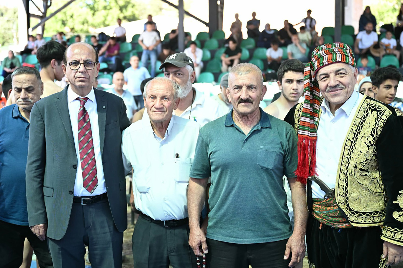 Yeşilyurt Kiraz Festivali’nde güreş heyecanı yaşandı
