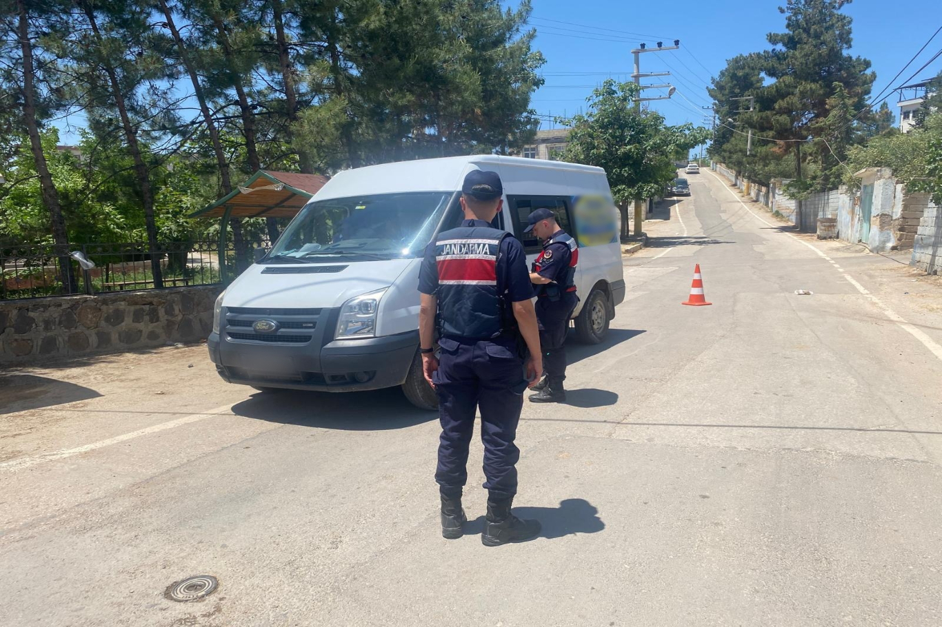 Gaziantep'te yol kontrol uygulaması: 74 aranan şahıs yakalandı
