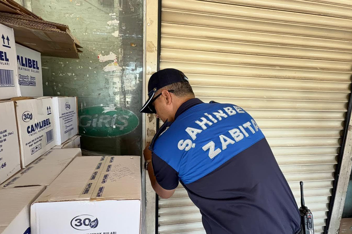Gaziantep'te son kullanma tarihi geçmiş ürün satan market kapatıldı