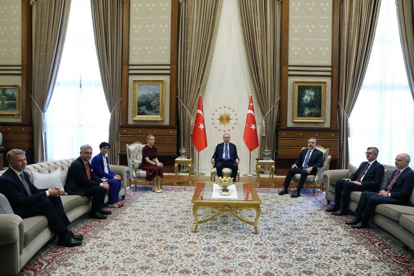 أردوغان يبحث مع وفد أوروبي العلاقات الثنائية في أنقرة