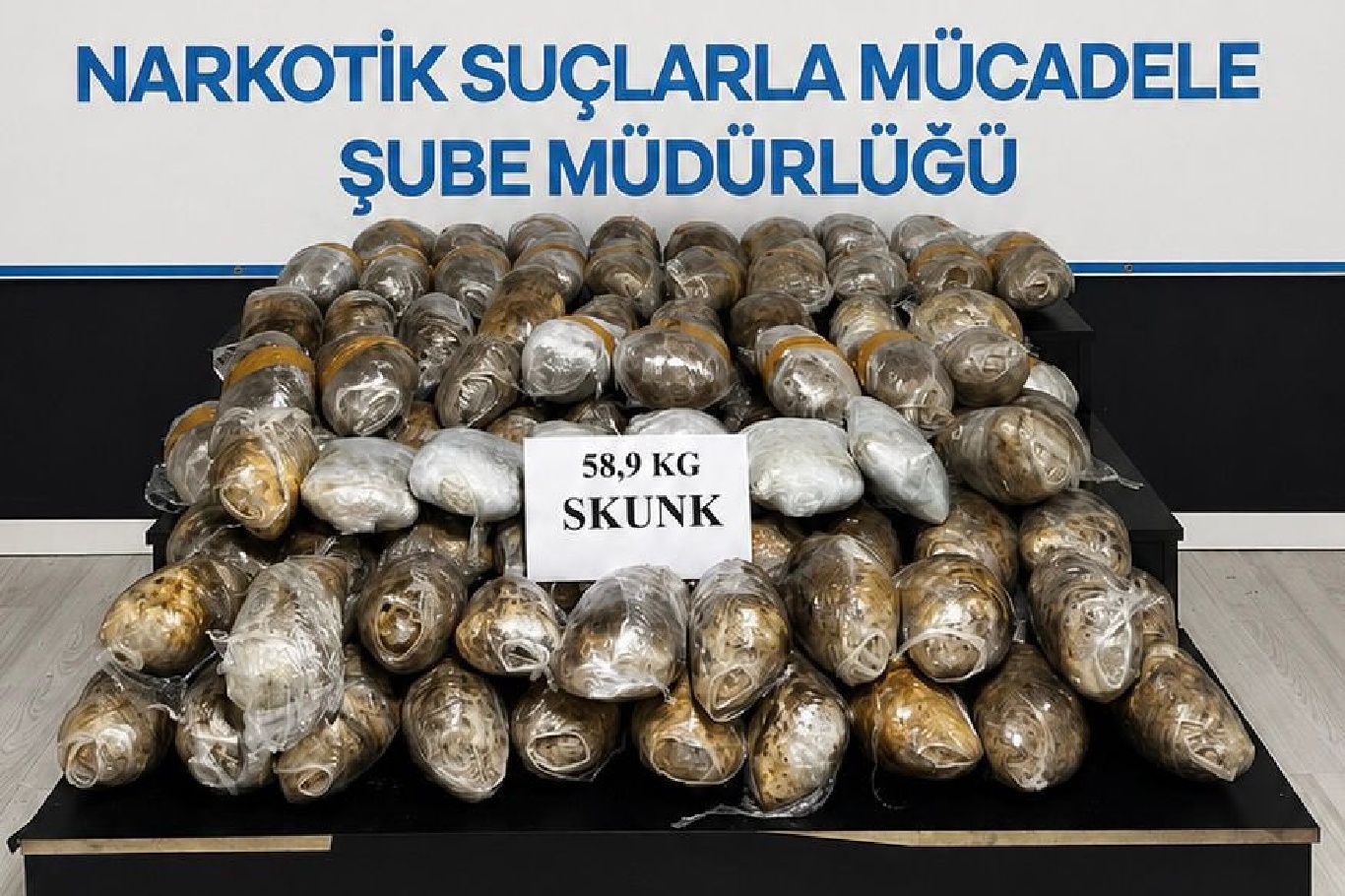 Hakkari'de 58 kilo 900 gram skunk ele geçirildi