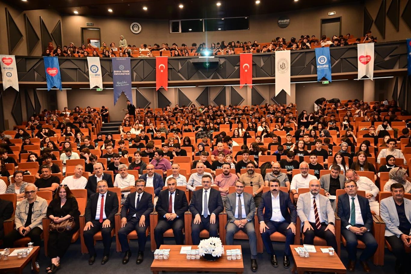 Bursa'da liselerarası veri olimpiyatında imam hatip lisesi birinci oldu