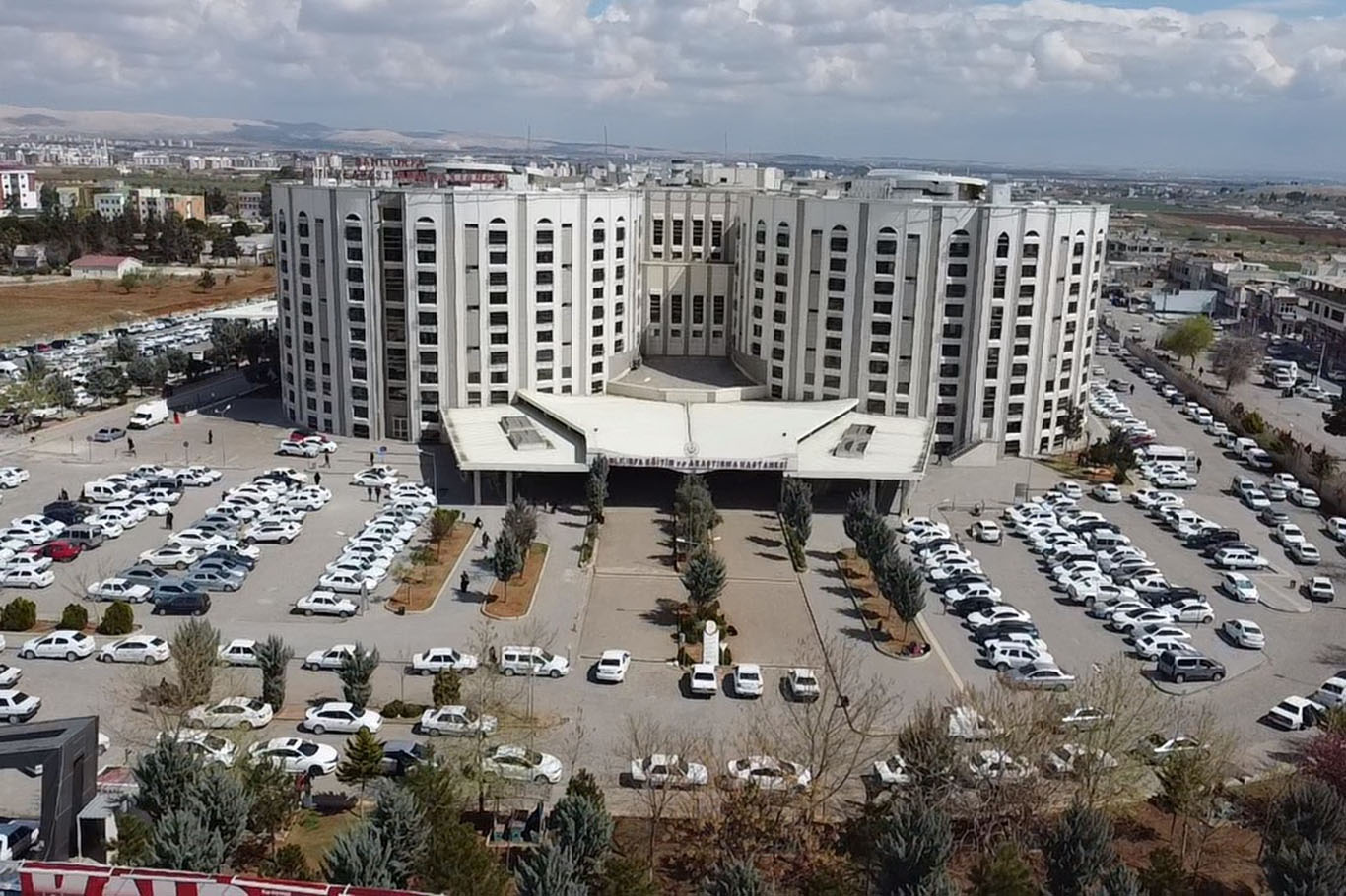 Şanlıurfa’da 8 santimetrelik dev beyin tümörü kapalı yöntemle alındı