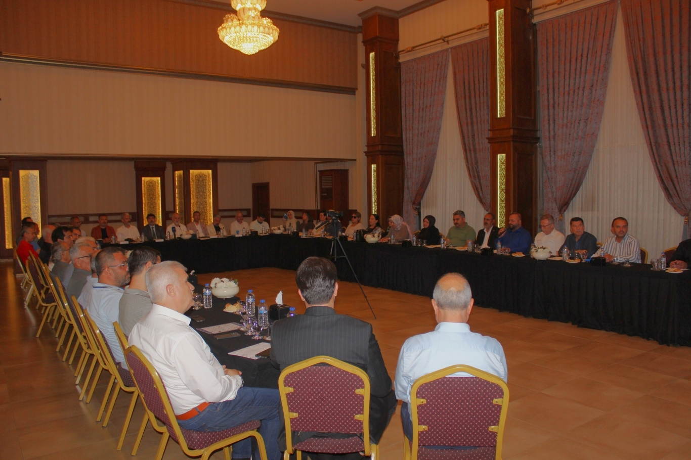 Mersin Aile Platformu'ndan Aile ve dijital kültür gündemli istişare toplantısı