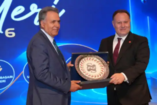 İnönü Üniversitesinde başarı ödülleri sahiplerini buldu