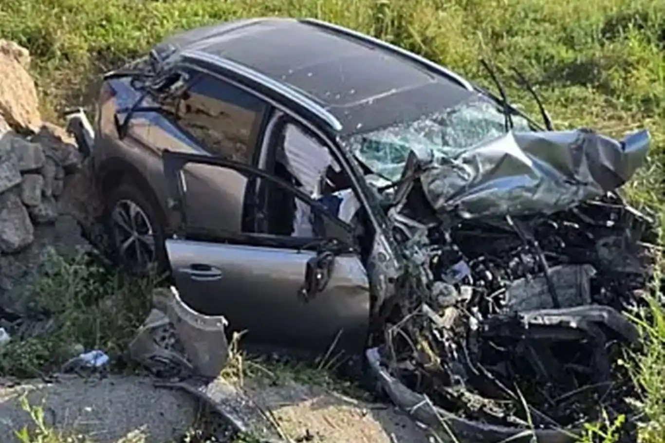 Siirt'te otomobilin kontrolden çıkması sonucu sürücü ağır yaralandı 