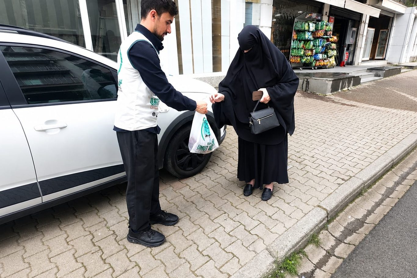 Bingöl Umut Kervanı binlerce aileye kurban eti dağıttı