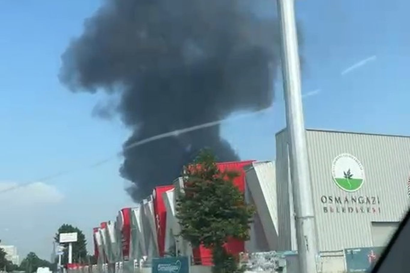 Bursa’da boya imalathanesinde yangın