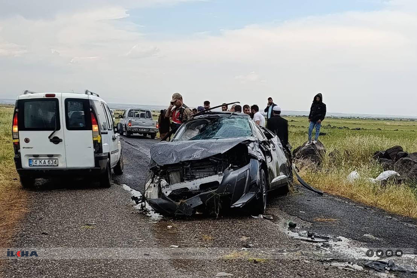 Li Dîyarbekirê wesayît teqle avêt: 3 mirî, 3 giran birîndar