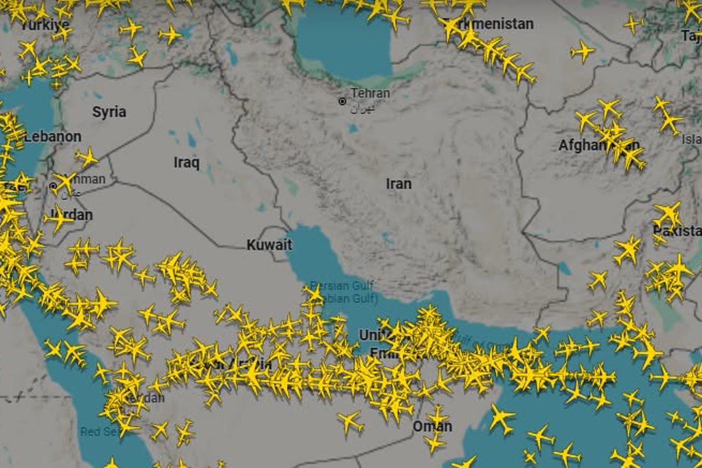 Suriye ve Irak hava sahasını geçici olarak kapattı