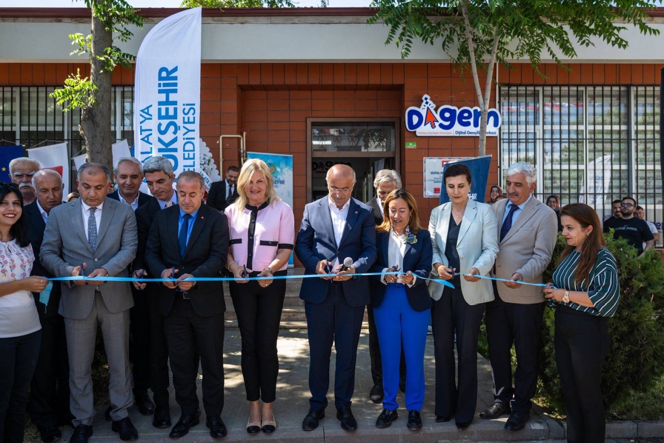 Malatya'da Dijital Gençlik Merkezi hizmete açıldı