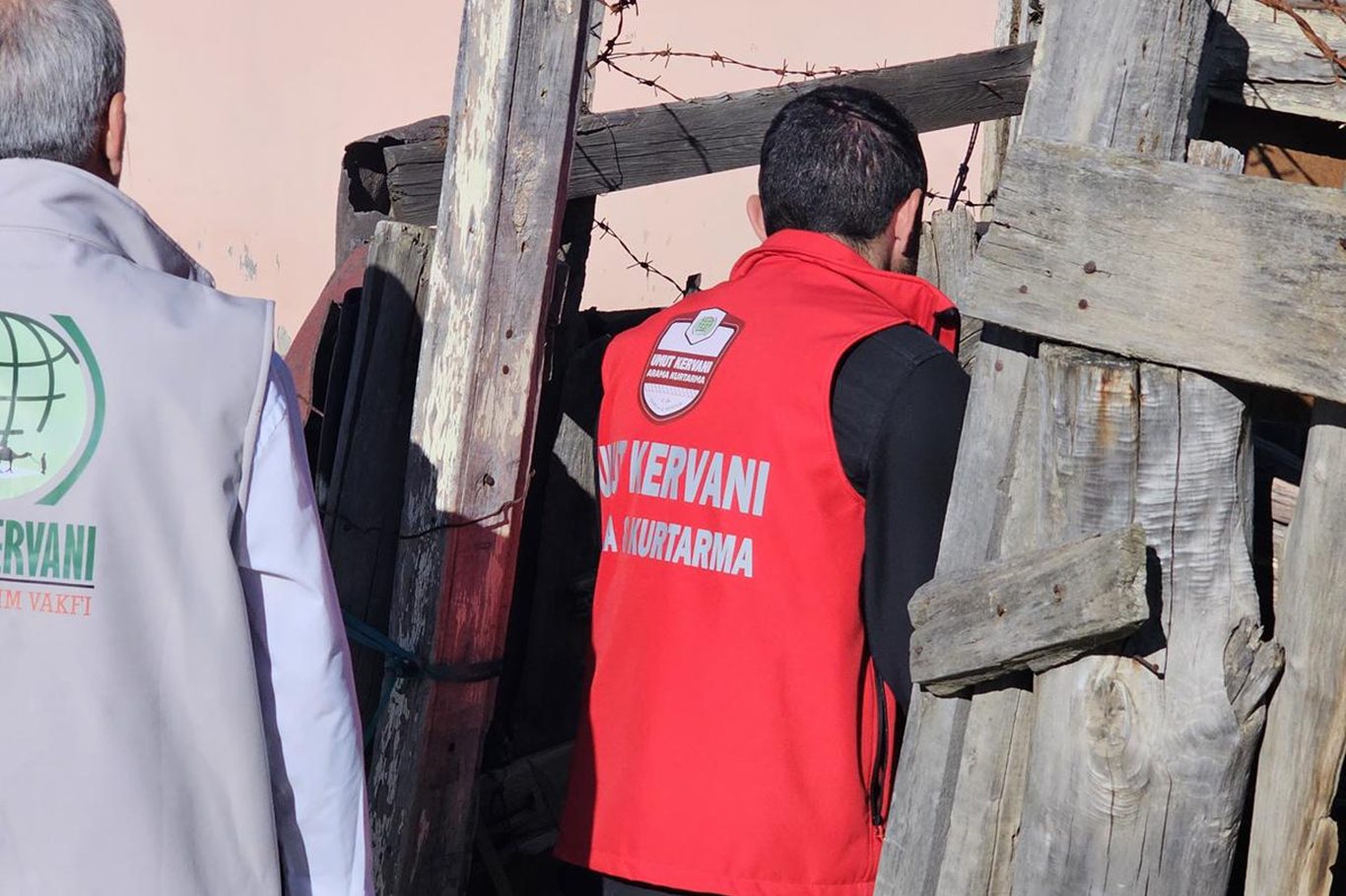 Umut Kervanı Genç Derneği ihtiyaç sahibi ailelere yardımlarını sürdürüyor