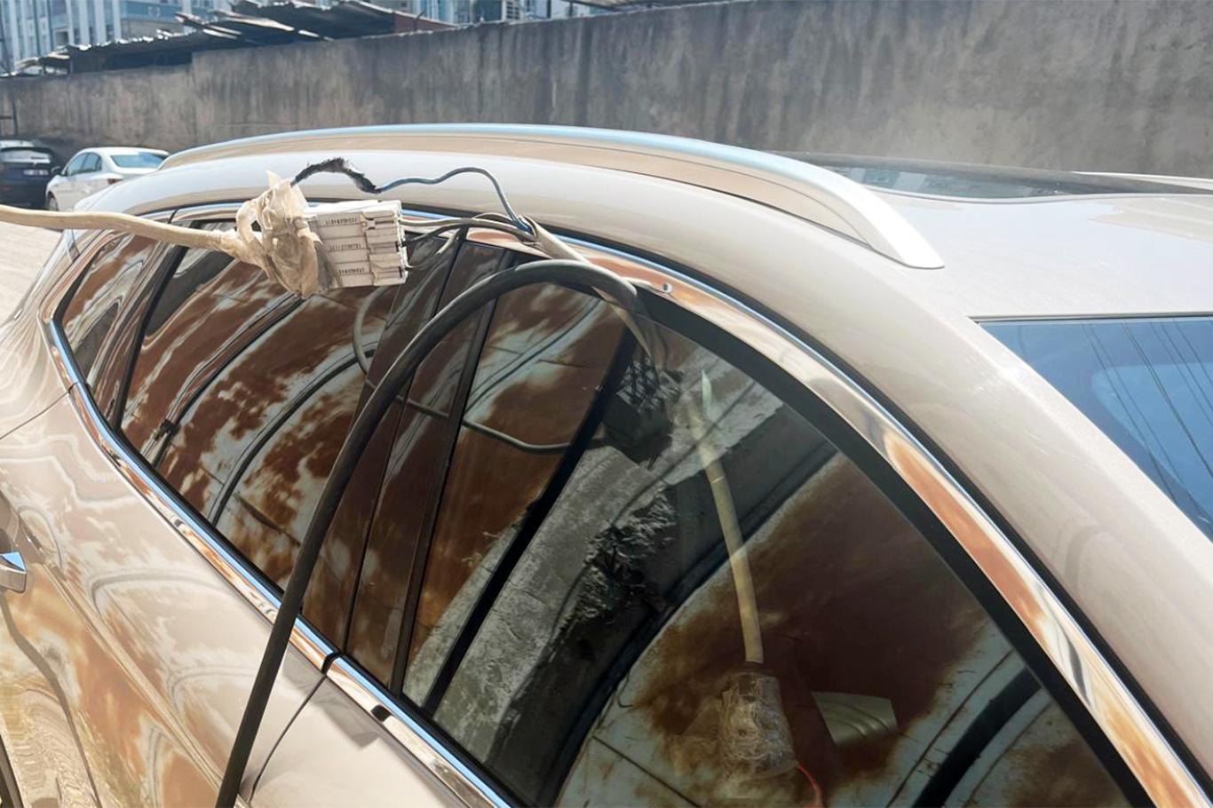 Şanlıurfa’da kaçak elektrikle araç şarjı tespit edildi