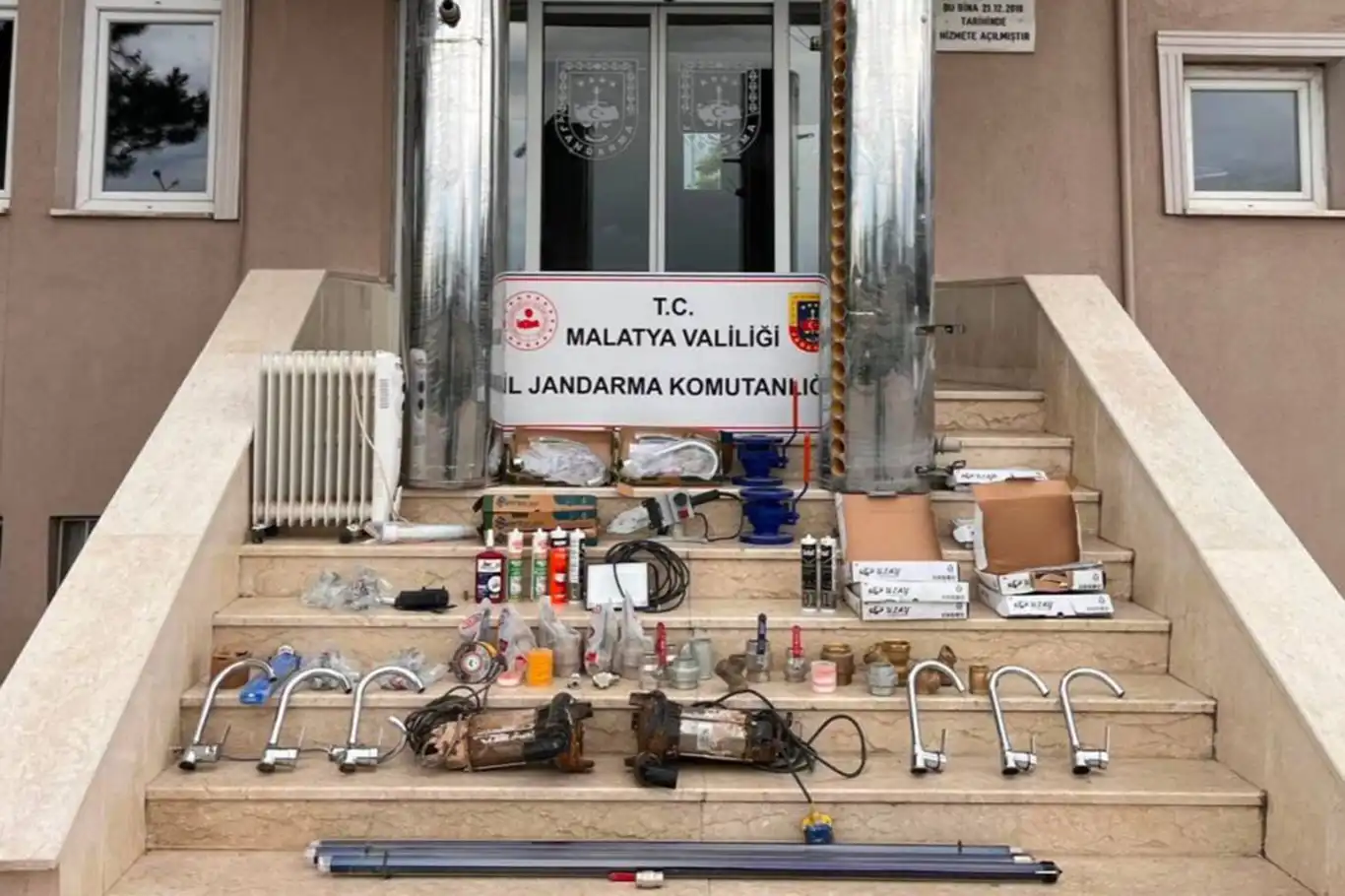 Malatya'da bir şantiyeden inşaat malzemesi çalan şahıs yakalandı
