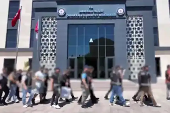 Çanakkale merkezli göçmen kaçakçılığı operasyonu: 36 kişi tutuklandı