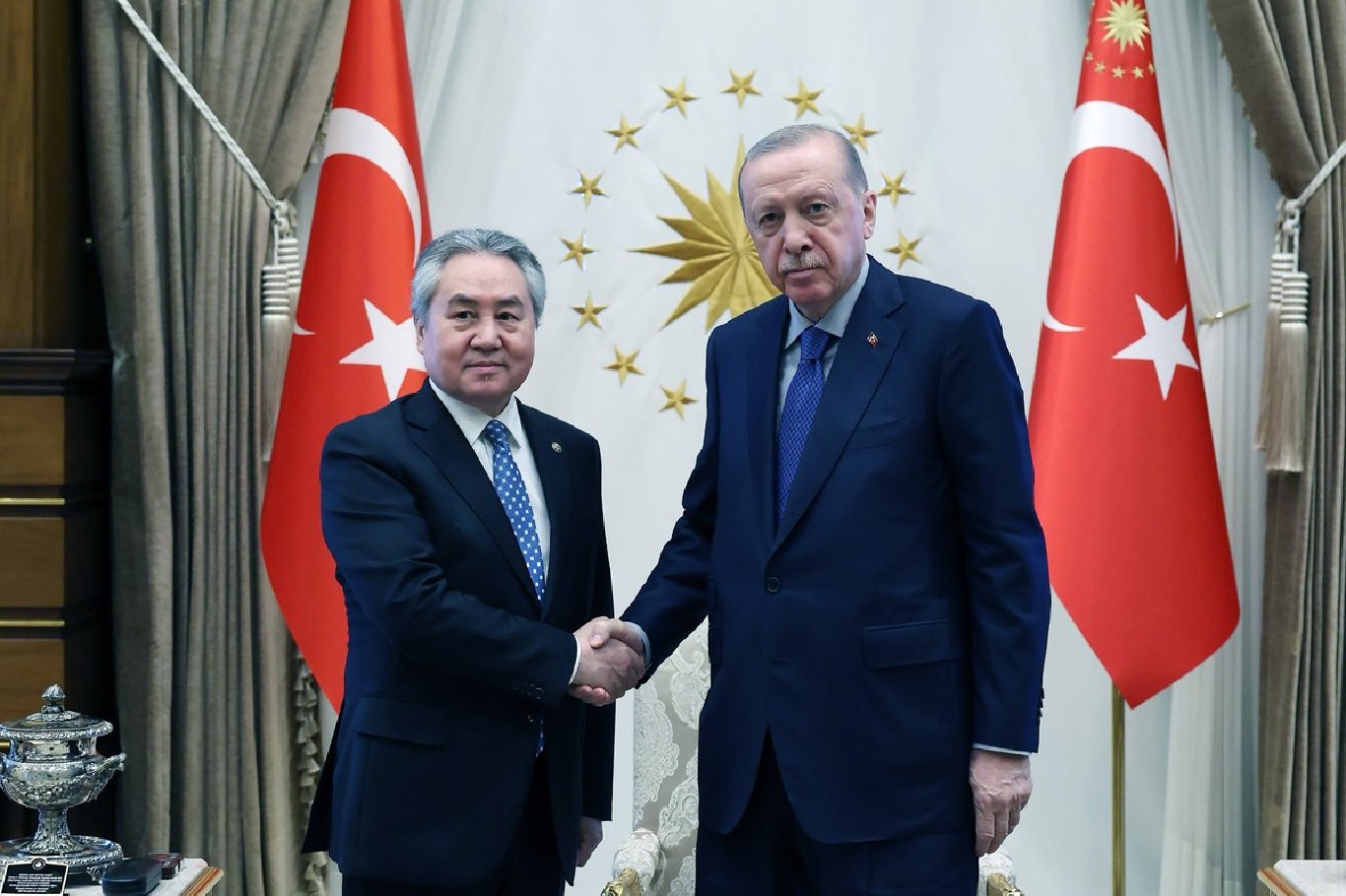 Erdoğan receives Kyrgyz Foreign Minister Kulubaev in Ankara