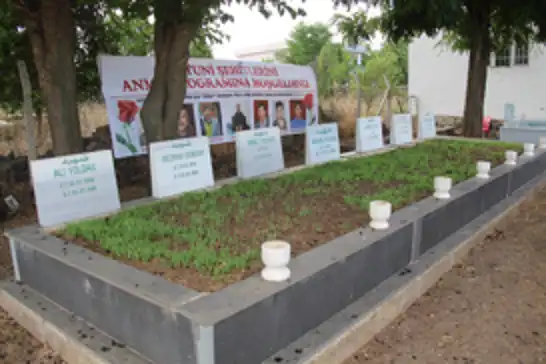 شەهیدەکانی گوندی خاتوونی لە سەر گۆڕەکەیان یاد کران