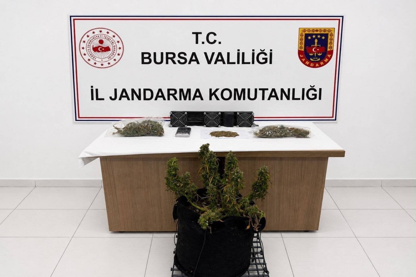 Bursa'da uyuşturucu operasyonu: 3 gözaltı