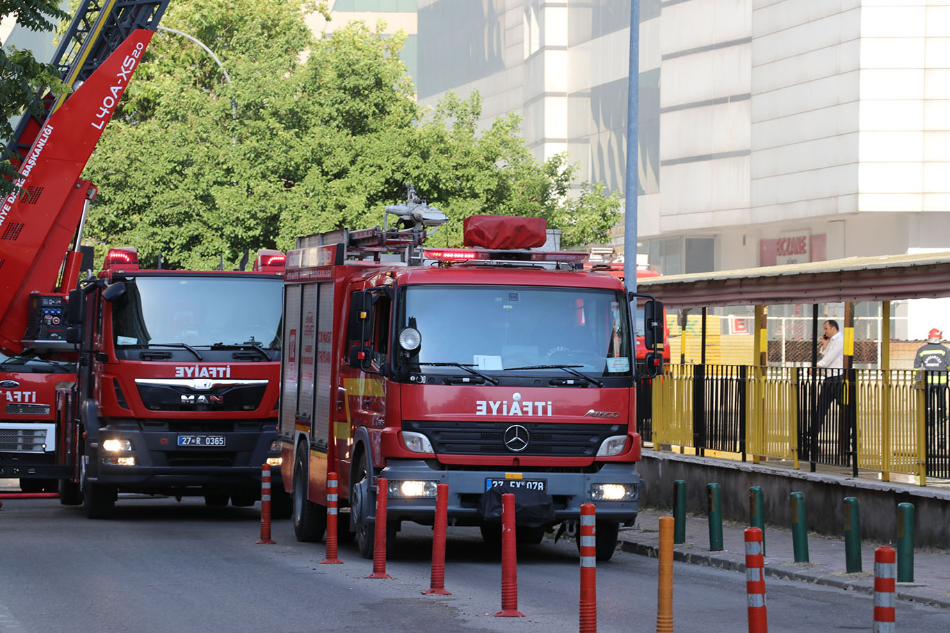 Gaziantep'te Halı Sarayı İş Merkezi'nde yangın