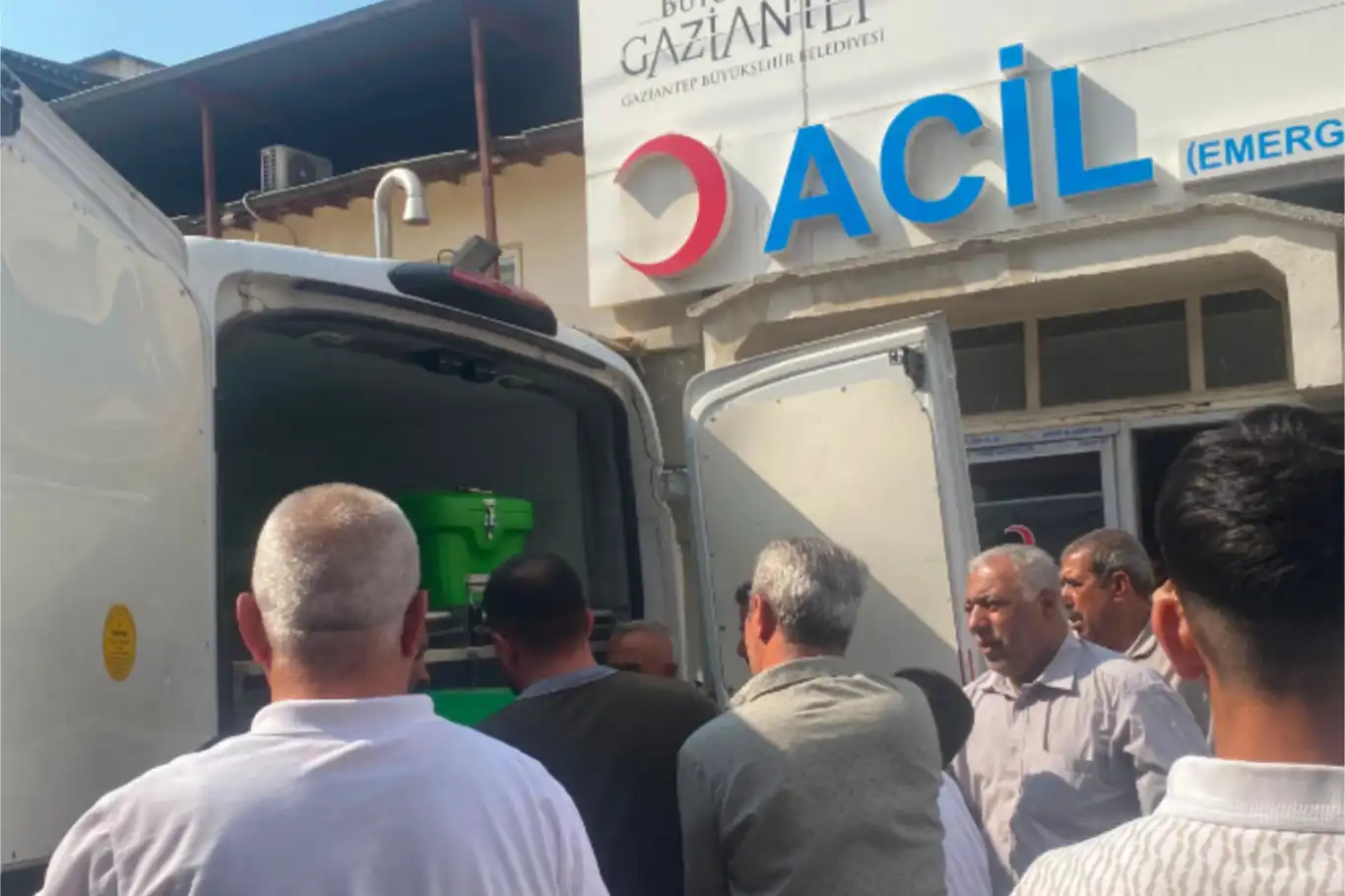 Gaziantep'te üzerine demir kapı devrilen çocuk hayatını kaybetti
