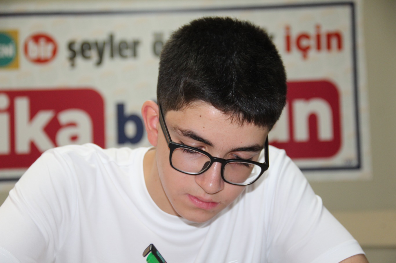 LGS'de 500 tam puan alan Muhammed Emir Ezgin: 'Önemli olan çok çalışmak değil, verimli çalışmak'
