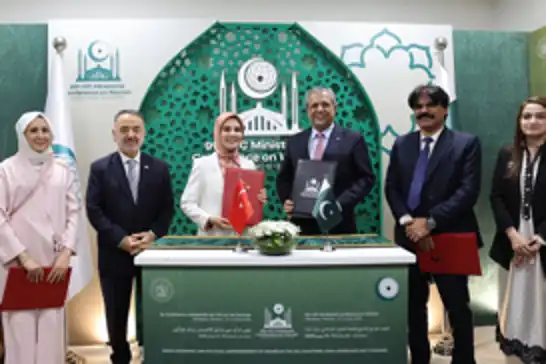 تركيا وباكستان توقعان مذكرة تفاهم للتعاون في مجالي الأسرة والخدمات الاجتماعية