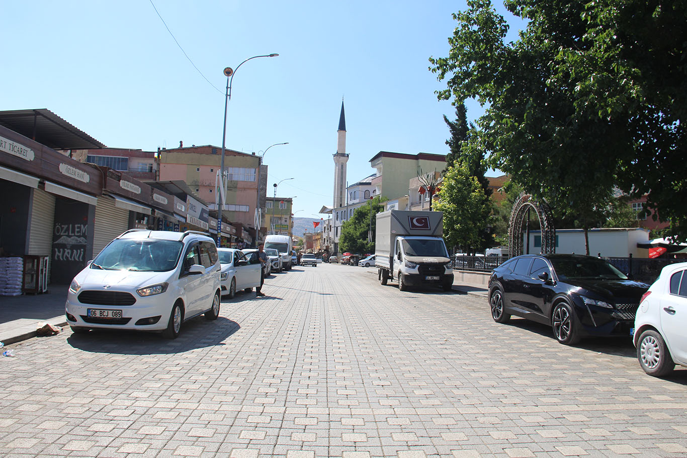 Hani ilçe halkından çağrı: Söz değil, hizmet bekliyoruz