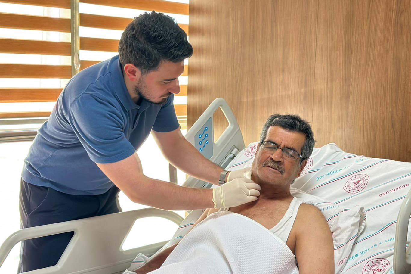 Felç riski taşıyan hasta Siirt'te yapılan şah damarı ameliyatıyla sağlığına kavuştu